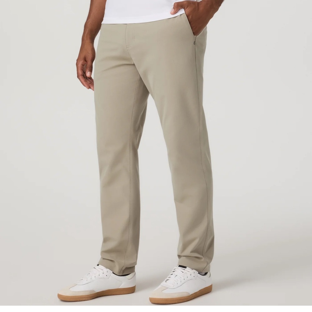 Vuori meta trouser classic fit pant size 34 beige/sand color v430